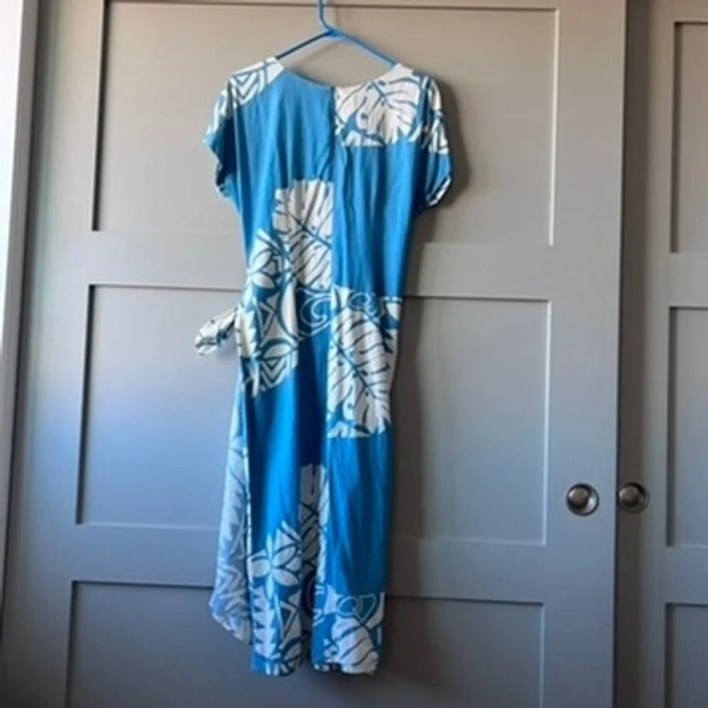 Hawaiian Blue Tropical Floral Midi Dress Sz M Wrap Tie Short Sleeve Beach Resort